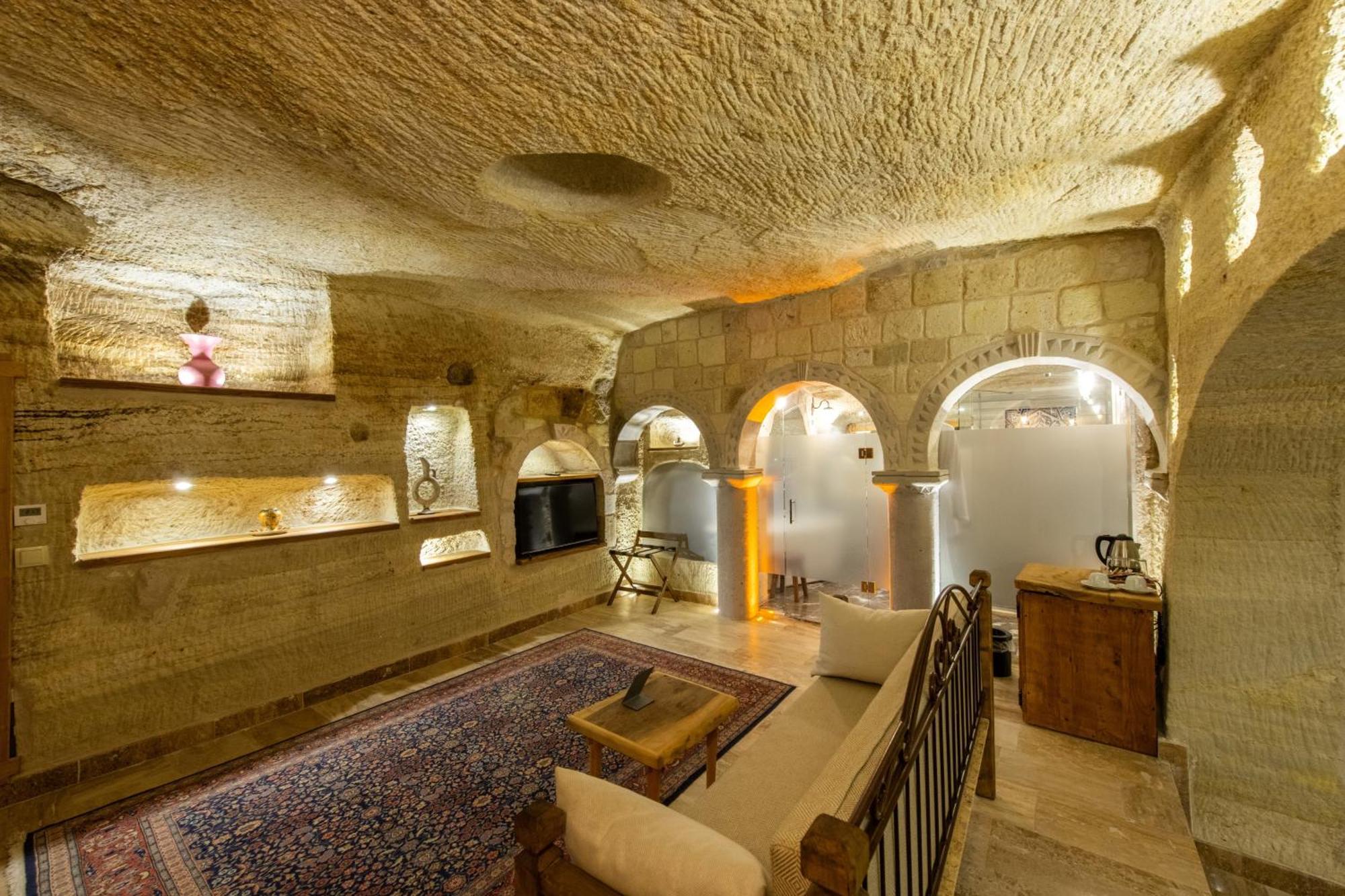 Готель Charming Cave Гьореме